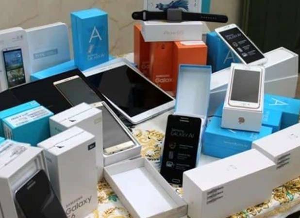 موبایل صدرنشین فهرست واردات کشور در سال ۱۴۰۰