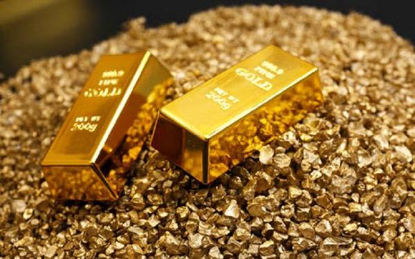 قیمت طلا یک درصد و قیمت نقره ۳ درصد سقوط کرد
