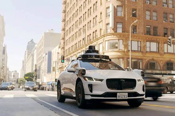 تاکسی روباتیک وایمو به ۴ شهر دیگر راه یافت