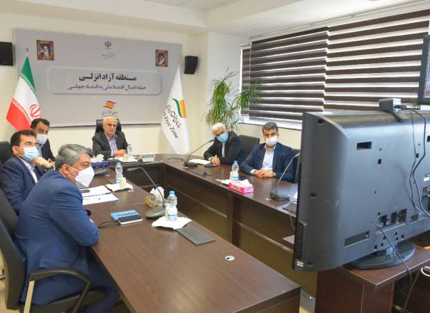 گفتگوی اینترنتی مدیرعامل سازمانمنطقه آزاد انزلی  با سفیر ایران در نروژ