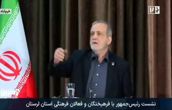 نشست پزشکیان با فرهیختگان و فعالان فرهنگی لرستان