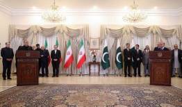 دست دوستی به سوی همسایگان دراز می‌کنیم