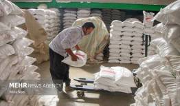 چرا دستور پزشکیان برای پرداخت نصف مطالبات کالاهای اساسی اجرا نمی‌شود؟