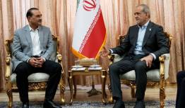 پزشکیان با فرمانده ارتش پاکستان دیدار کرد