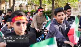 همایش دوچرخه سواری دانش آموزی رودان به یاددانش آموزان شهید میناب