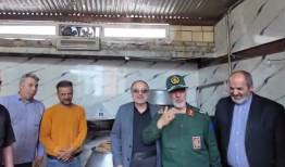 بازدید فرمانده سپاه عاشورا از مرکز پیشتیبانی مردمی جنگ تحمیلی سوم