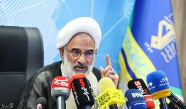 حاجی‌صادقی:سپاه درمسیرولایت است/دقت کنیم دشمن بین مااختلاف‌اندازی نکند