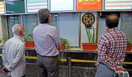 ورود پول به بورس همزمان با عقب‌نشینی دلار
