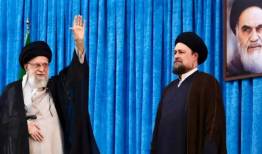اشک‌های سید حسن خمینی در مراسم وداع رهبر شهید انقلاب + عکس