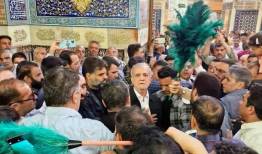 پزشکیان به زیارت حرم مطهر امام رضا (ع) رفت
