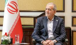 ببینید|پزشکیان از نمایشگاه نقاشی فرشته‌های میناب در دهلی‌نو بازدید کرد