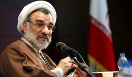 خسروپناه: برخی با تندروی‌های خاص خودشان می‌خواهند انسجام ملی را به هم بزنند/ دولت باید در اقتصاد تسهیل‌گر باشد نه متصدی
