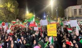میدان‌داری دختران ارومیه در تجمع ۴۹ مقاومت ملی؛ عشق به وطن تجلی یافت
