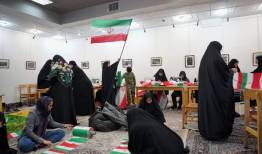 دوخت «پرچم عشق» در اتاقی کوچک با دل های بزرگ