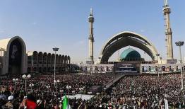 بزرگ‌ترین بیعت ملی با آیت‌الله سید مجتبی خامنه‌ای در تشییع رهبر شهید