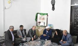 مدیرکل بنیاد شهید لرستان با خانواده شهدای رومشکان دیدار کرد