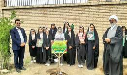 مراسم درختکاری دانش آموزان دختر کاشمری