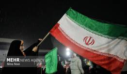 اجتماع شبانه مردم کاشان همراه با گرامیداشت شهدای ورزشکار