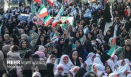 حضور دختران گالیکشی در تجمع شبانه