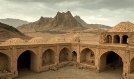 کاروانسرای روستای دُر گلپایگان آماده واگذاری است