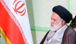 حضور سیدمصطفی خامنه‌ای  در مراسم بزرگداشت رهبر شهید +فیلم