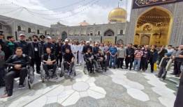 بازماندگان ناو شکن دنا به حرم مطهر امام رضا(ع) مشرف شدند