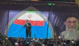 مردم قوچان هم صدا با مهدی رسولی؛ بزن که خوب میزنی