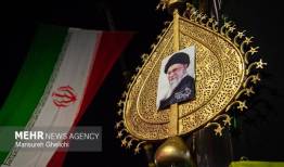 قبله‌ سمتی که ایستادی بود!