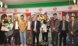 آیین تجلیل از ۲ خدمه ناو دنا در اراک برگزار شد