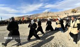 آیین سنتی«چمر» همزمان با مراسم چهلم رهبر شهید در ملکشاهی برگزار می شود