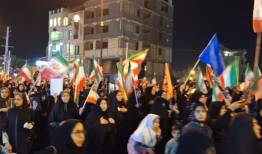 راهپیمایی شبانه در گناوه