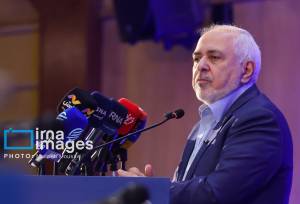 ظریف: جنایت‌های جنگی نه با روایت‌های سیاسی پاک می‌شوند، نه با گذر زمان