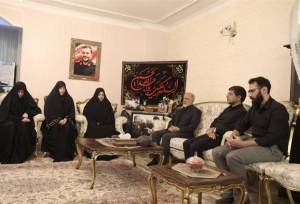 سرلشکر عبداللهی با خانواده شهید سلیمانی دیدار کرد
