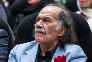 علت فوت سیروس ابراهیم زاده از زبان همسرش/ با حسرت سفر به ایران درگذشت/ چرا بسیاری از پزشکان به سوگند بقراط وفادار نیستند؟