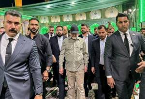 تشرف رئیس مجلس به زیارت حرمین شریفین در کاظمین