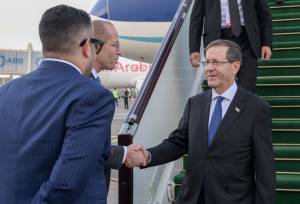 اردوغان رو دست خورد/ رئیس اسرائیل با هواپیمای آذربایجانی ممنوعیت پروازی ترکیه را دور زد