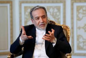 پاسخ عراقچی به ادعای سهم ۱۱ درصدی ایران از دریای خزر