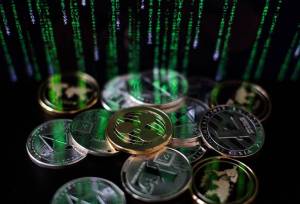 تتر ۲۵۹ هزار تومان را دید و برگشت | بیت‌کوین درگیر مقاومت ۸۴ هزار دلار | طمع در بازار حفظ شد