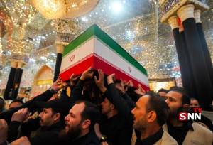 تصاویری از خودروی حامل پیکر رهبر شهید در نجف 