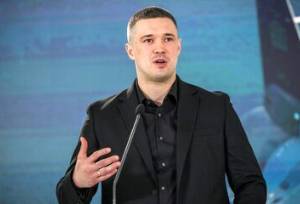 بحران سیاسی در کی‌یف در بحبوحه جنگ/ وزیر دفاع اخراجی اوکراین خواستار برگزاری انتخابات شد / آیا زلنسکی در میان جنگ به انتخابات تن می‌دهد؟