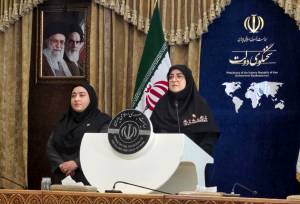 آرزوی مرگ برای سخنگوی دولت در میدان ولیعصر!/ مهاجرانی: رسایی منافع ملی کشور را نمی‌فهمد