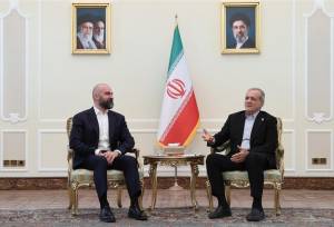پزشکیان: آماده حل مسائل با همسایگان از مسیر گفت‌وگو و تعامل هستیم
