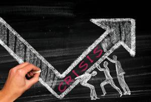 متهم ردیف اول بحران‌های اقتصادی؛ آیا پول خنثی است؟ | اختلال در نظام قیمت‌های نسبی، اقتصاد را به مرز فروپاشی می‌کشاند