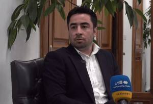 واکنش دستیار ارزی همتی به ادعای خرید ارز ارزان/ برای کسب سود خریدوفروش نمی‌کنیم