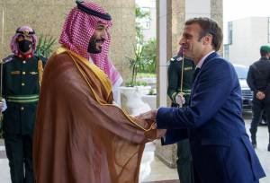 جزئیات سفر ولیعهد عربستان به فرانسه/ رایزنی مکرون و بن سلمان درباره راه‌های پایان دادن به جنگ و رفع انسداد تنگه هرمز