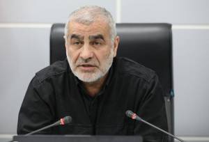 کنایه نیکزاد به توئیت های ترامپ/ باز یا بسته بودن تنگه هرمز را قیمت سوخت در آمریکا مشخص می‌کند نه توئیت
