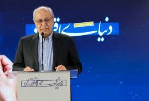 مسعود نیلی: اولویت اصلی سیاست‌گذار صرفاً موجود بودن کالا است و دیگر توان کنترل قیمت را ندارد+ فیلم