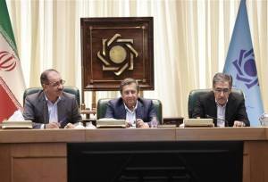 همتی: نرخ تورم ماهانه تیرماه تقریباً نصف شد