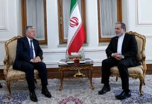 دیدار دیپلمات ارشد ازبکستان با عراقچی