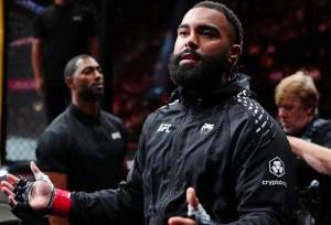 شکست در 12 ثانیه؛ چرا استیوسون هنوز امید بزرگ UFC است؟